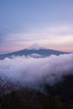 phantastrophe:  Mount Fuji, Japan | Photographer: Wiennat Mongkulmann 