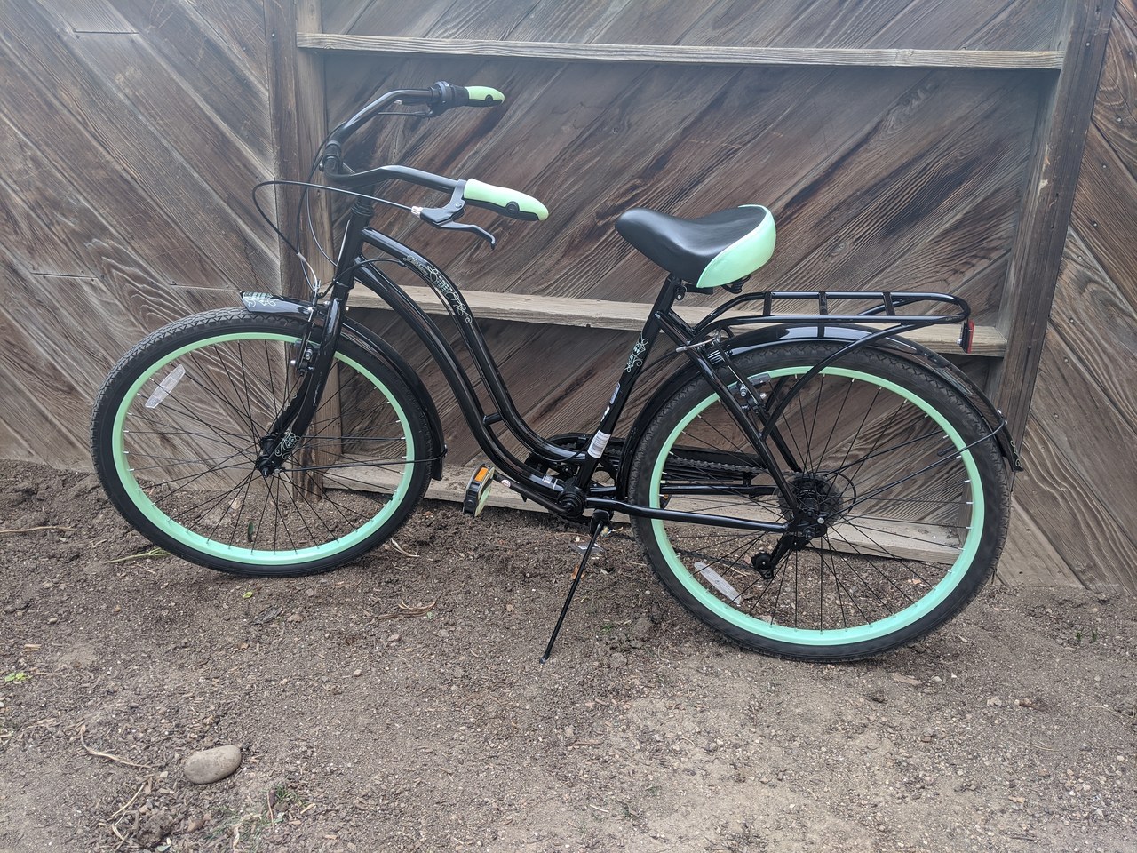 My very first bicycle🚲 I just learned how to ride it a couple hours ago so I&rsquo;m