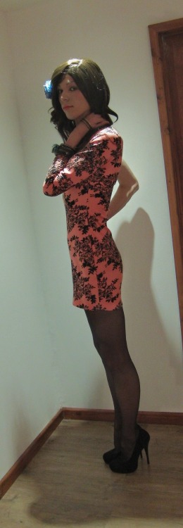 missdaniels1990:  Bought this dress a few weeks back. Doesn’t look as great on me as I assumed it would, but then it’s far from the worst of my wardrobe, so I guess I shouldn’t complain. I would have liked to wear it out on the town sometime, but