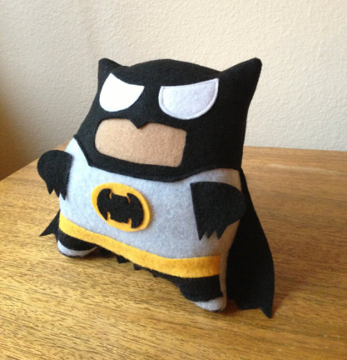 ariddlewithoutananswer:  super hero throw boy pillows!