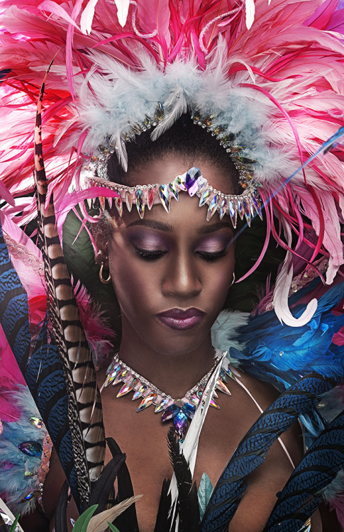 hazeleyed1:jaryd540:Some work done for the brands Zulu International and MAC Cosmetics.Art Direction