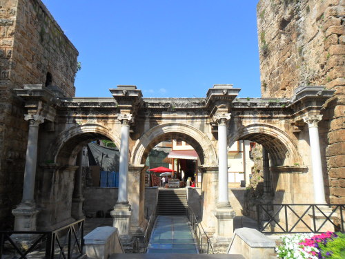 classicalmonuments: Hadrian’s GateAntalya, Turkey130 CEIt was built in the name of the Roman e