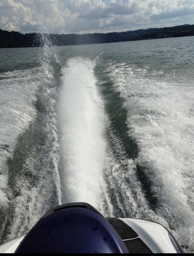 shelaughs005:  This is part of what makes life SO Amazing!! On the water… Not a