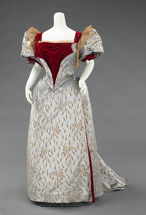 fashionsfromhistory: Evening Ensemble House of Worth 1893 MET