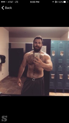 hairyhotman:  http://hairyhotman.tumblr.com/