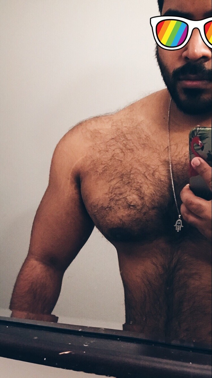 ooku:  Brown, gay, hairy 🤷🏽‍♂️