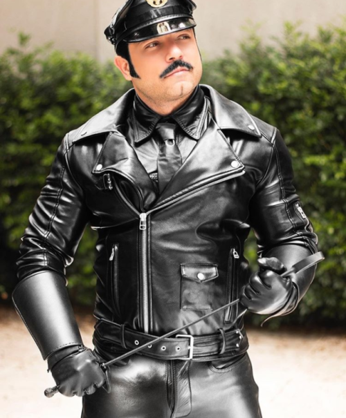 redbearwoof: trueduroc: leatherarmysport: #LeatherArmySport  Visit Fort Troff for all your kinky gea