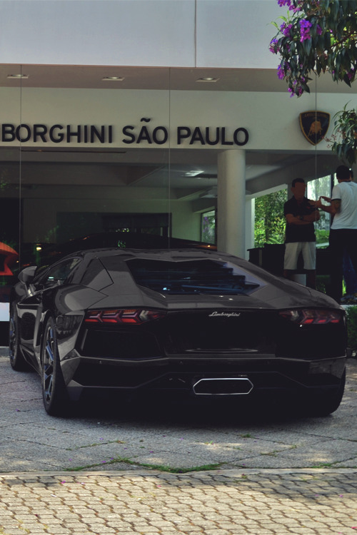 mistergoodlife:  Blacked out Avi 