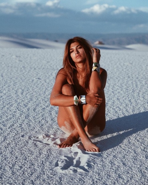 Laura Chinasso Kubrusly @laurakubrusly Henrique Schmeil - @henriquesch    White Sands, New Mexico, U