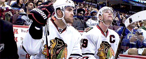 glovesdropped: Ladd and Toews chilling in the box together | CHI @ VAN - 03.27.16
