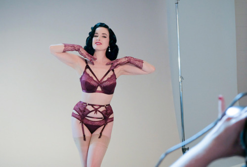 diva-von-teese:  Dita Von Teese and Stefania porn pictures