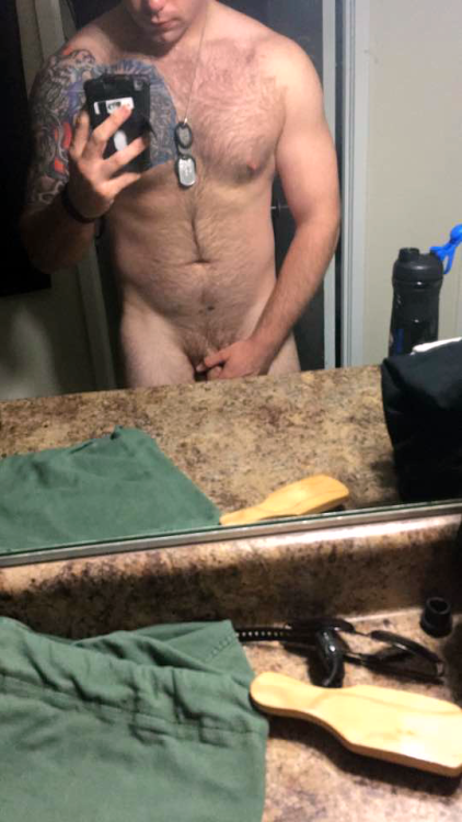 hot4dic2:  baitingstraightguys:  At least give credit to the person who originally baited the guy.  Hot4dic2.tumblr.com —— Follow me and I will check out your page. If I like what I see I will Follow you back!Send me selfies and other hot pics to