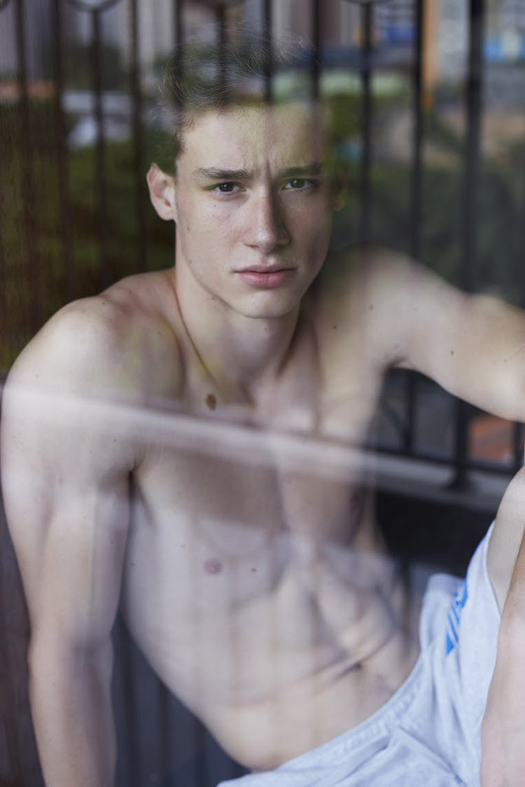 lesguys:  Vitor Lodi by Italo Gaspar