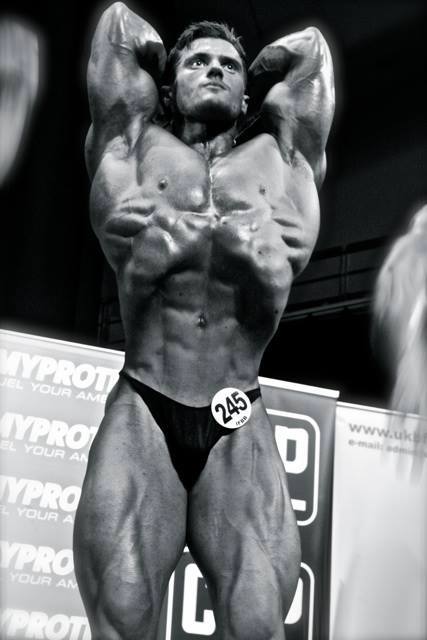 beautifulyoungmuscle:  UK muscleboy Owen Powell, looking both murdery and sexy 