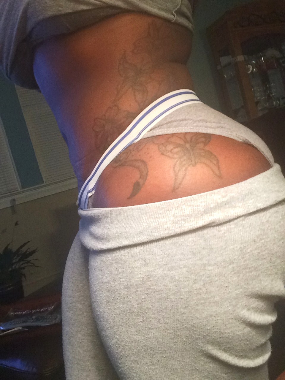 jazziedad:  thatassth0:  crimsonkinghgf:  Kattie Cakes  good lawd dats alotta booty