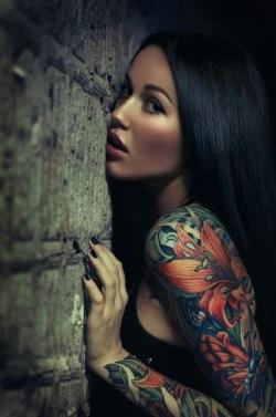 sexxyinkedgirl:Follow us For The finest Inked