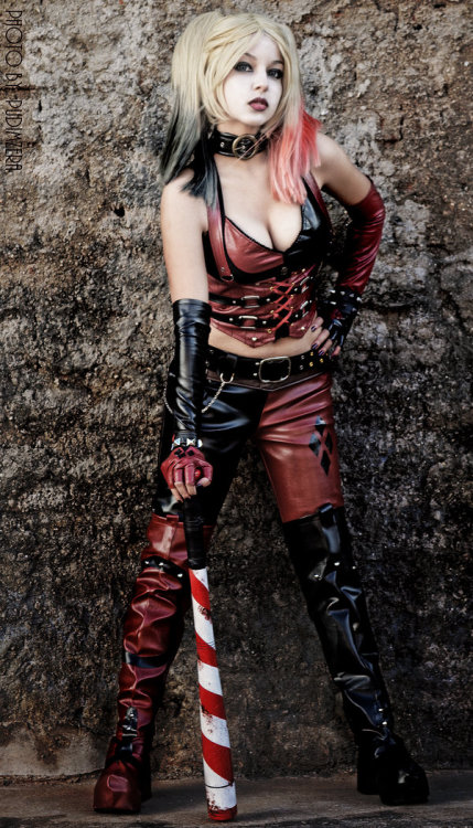 cosplay-gamers:  Batman: Arkham City Harley porn pictures