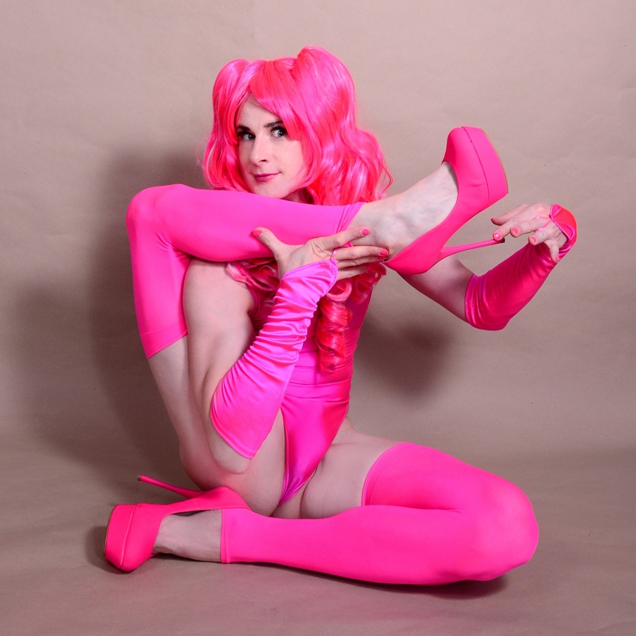 klarissakrass:   pink leotard  