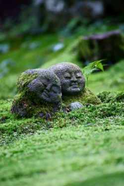 Buddhabe:  Cuddling Jizo Statues At Ohara Sanzen-In Temple, Kyoto, Japan   