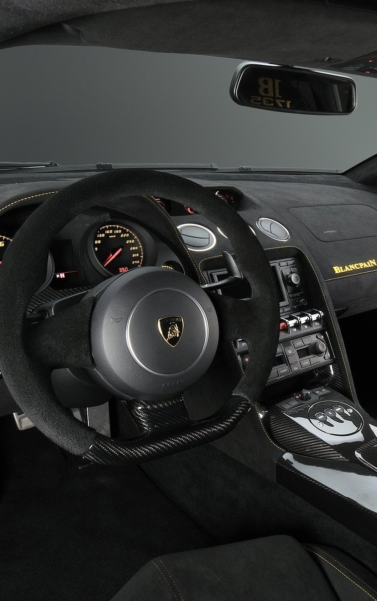theluxempire:  Lamborghini Gallardo Lp570 Interior    