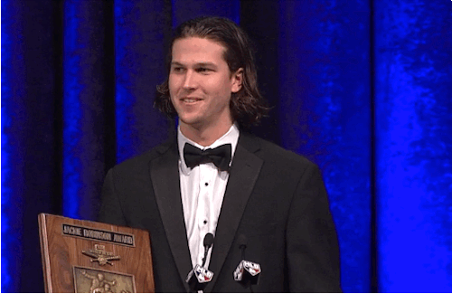 gfbaseball: Jacob De Grom accepts his Rookie of the Year award at the 2015 BBWAA dinner - January 24, 2015