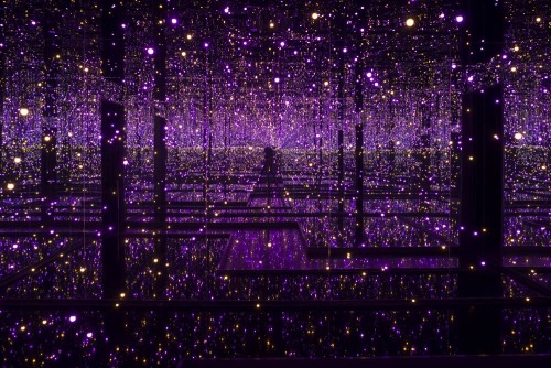 dappledwithshadow:Yayoi KusamaInfinity Mirrored Rooms