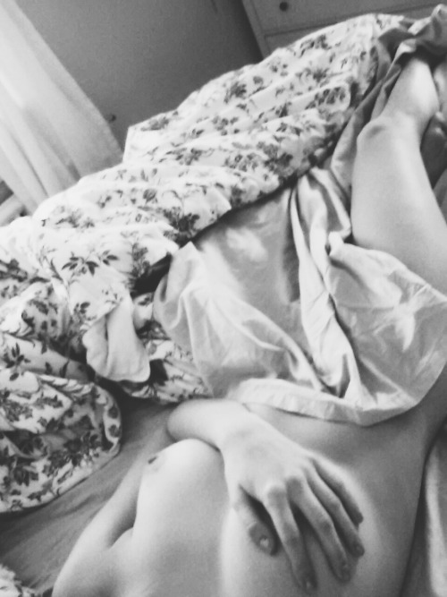 coquettish-ly:   