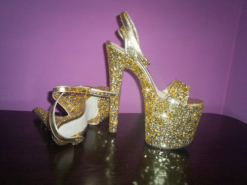 msniiina:  GLITTER HEELS 