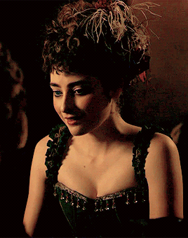Ellise Chappellas Clara Simms In Miss Scarlet And The Duke (S01E01)