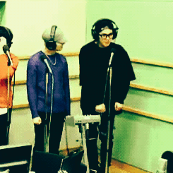 taida-nirama:  CAP teaches LJoe how to…”Dance” And Changjo interrupts their