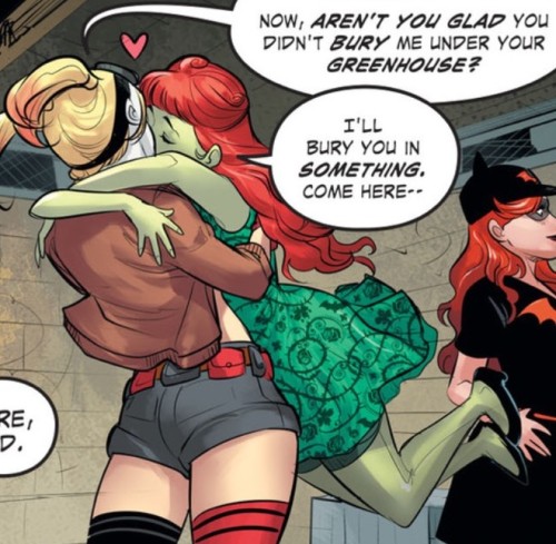 hedawanhedaclexa:  Harley Quinn // Poison Ivy - Bombshells #46