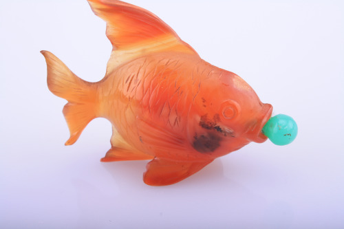 collectorstrade:Description:Carnelian carved Chinese snuff bottle in the form of a carp with a turqu