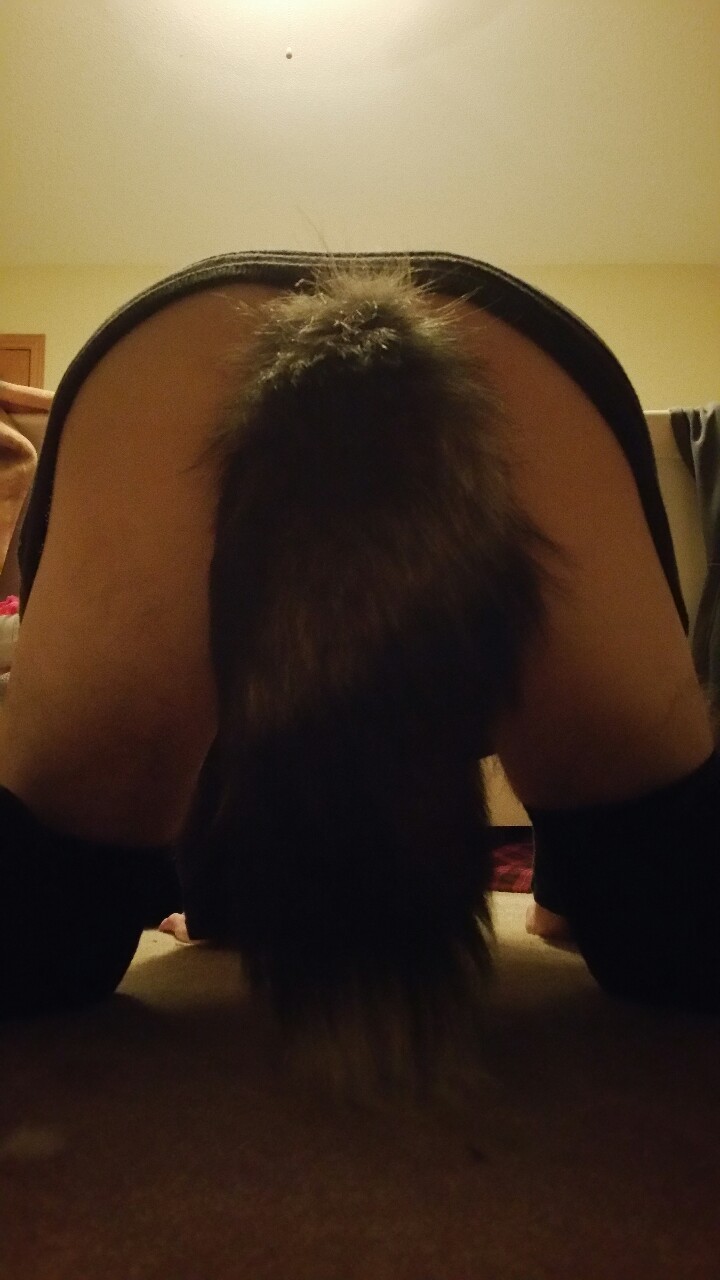 foxy-pyro:  This Foxy butt missed you all while I was on vacation! Slip right in