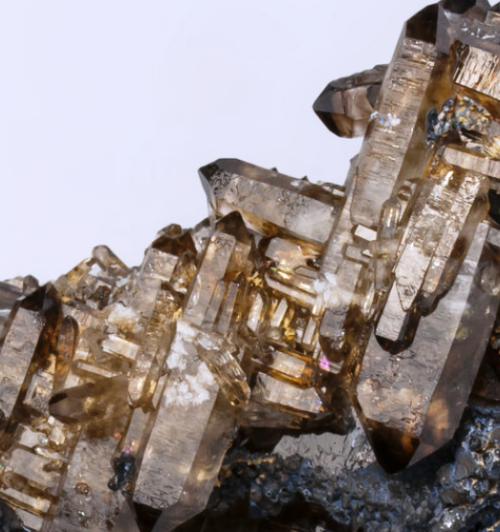 bijoux-et-mineraux:  Smoky Quartz - Mount Malosa, Zomba District, Malawi These resemble multiple Japan law twins but they are not twins. This phenomenon is seen on similar specimens from the Erongo Mountains, Namibia.  