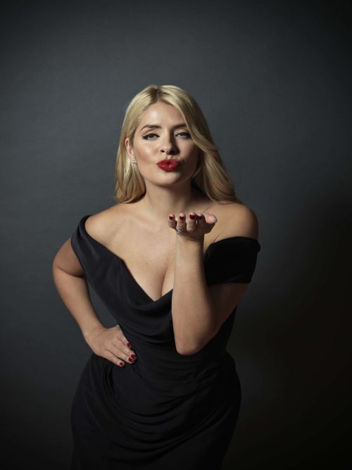 Sex hollywforever:Holly Willoughby  pictures