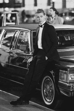 brown-wavyhair:  allcursed:  Austin Butler.  my mam is a fan of him ahaha 