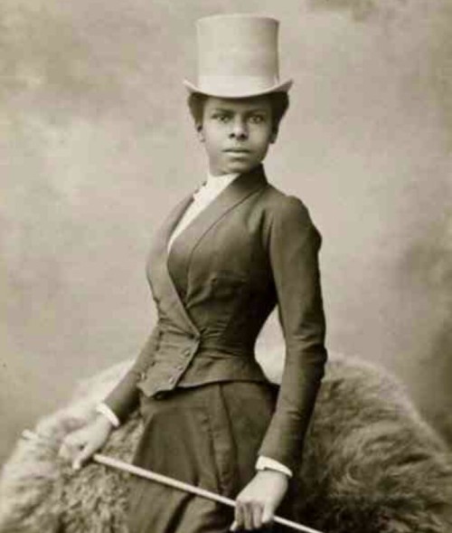 mama-macabre:Beautiful black women of the Victorian era. Many of these photos were taken while slave