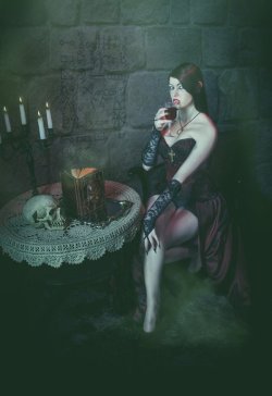 darkkaart:  Blood Countessby Mircalla-Tepez 