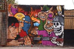 rap-pal-barrio:  El pueblo lucha contra el ladrón de terno y corbata - Santiago, chile 