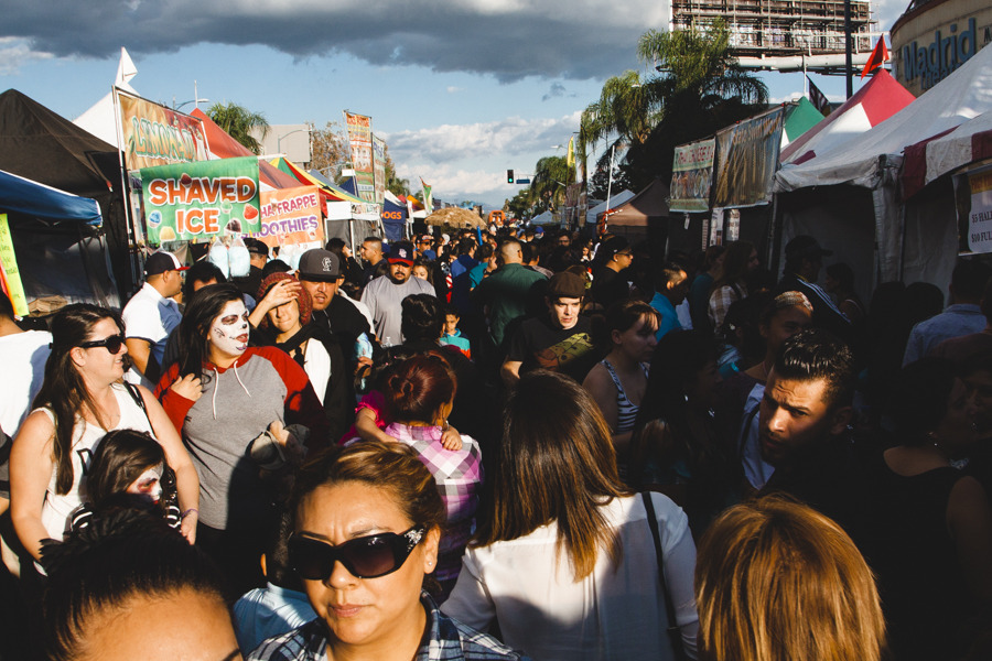 xairelavx:  erikpaulhoward:  Conoga Park celebrated Dia de Los Muertos with their