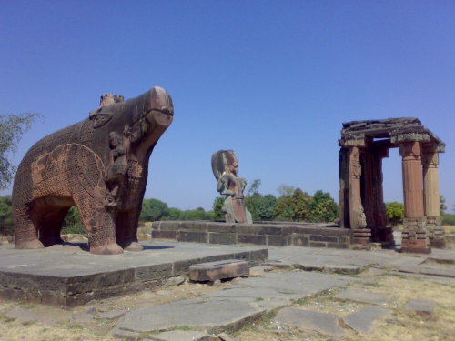 Varaha and Vishnu deities at Eran ruins