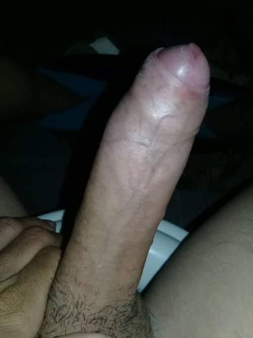 chicosmuycalientes:  Aporte, que delcia de papito y que rica verga. Militar  colombiano, heterosexual! Con novia, 25 años. Hermoso cuerpo y tremenda verga que se cargaManda tus aportaciones a pajaroparao11@hotmail.com o mensaje directo