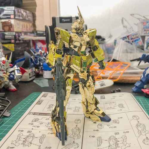 1/144 HGUC Unicorn Gundam 03 Phenex [Unicorn Mode] Gold Plated Ver. WIP Almost completed the build w