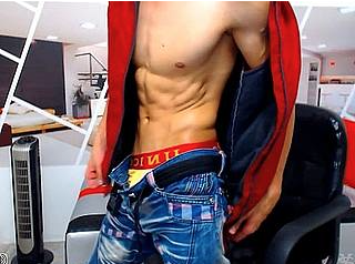 Sexy Colombian Yanka Max is back on live webcam. He is one of the top Latin cam performers