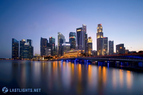 lastlightsnet:EXIF: 18mm, f/13, 194 secs, ISO 100. Time: 19:39 on 8 February 2015. Location: Singapo