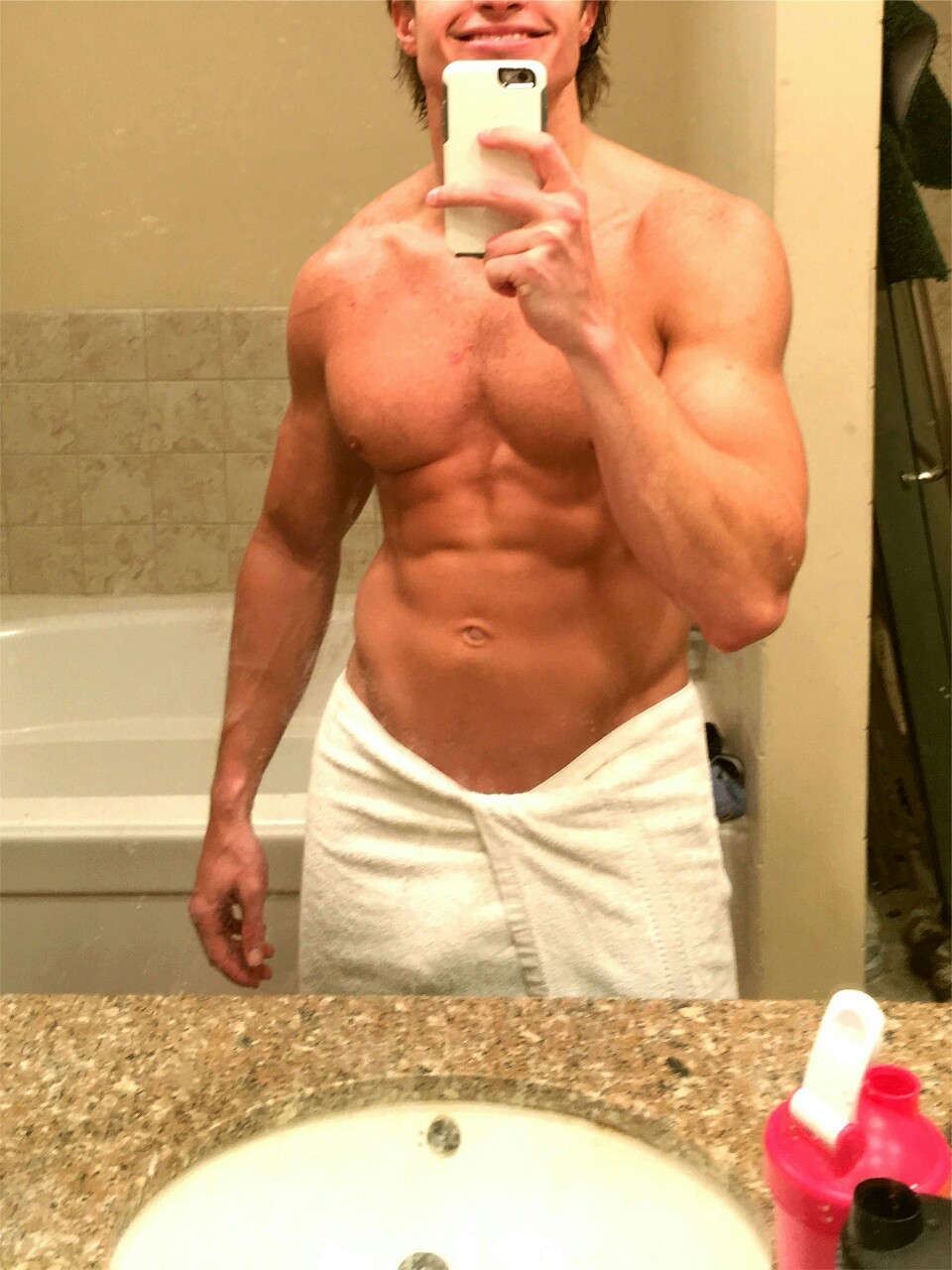 brainjock:  The Joker!  I love how this str8 stud has that shit eating grin on his