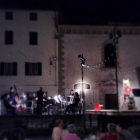 #CantiereInternazionaleDarteDiMontepulciano live from #PiazzaGaribaldi #Cetona #StoriaDiUnSoldato #Stravinsky #Teatro #Musica #Danza #MuseoPreistCetona