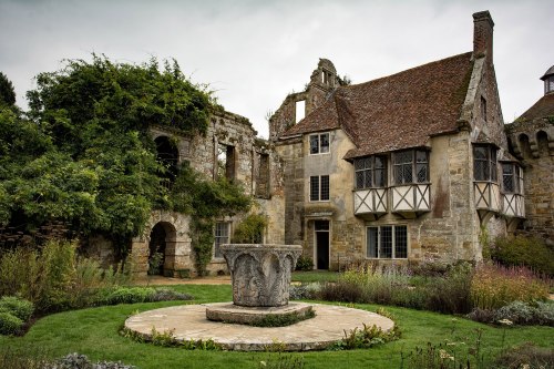 anarchy-of-thought:Scotney Castle in Kent, England