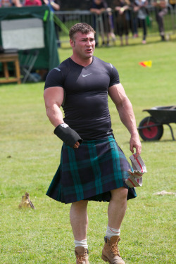 Talesofthealpha:  He Tosses A Caber With Both Hands. I Toss A Giant Sequoia With