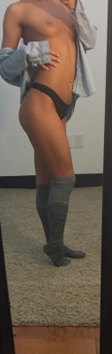 sexy-fit-ladies:  I never skip leg day ;)